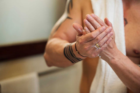 A cosa serve la vaselina nel mondo dei tatuaggi?
