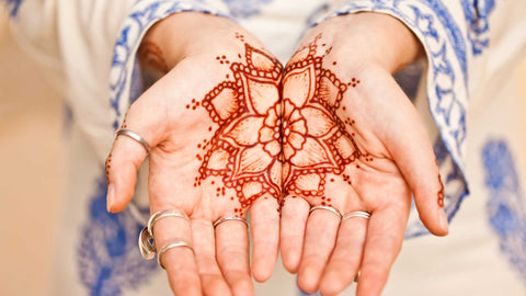 Come fare un tatuaggio all’henné