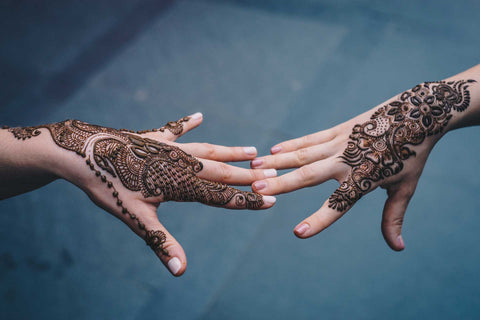 Come farsi un tatuaggio finto da soli a casa?